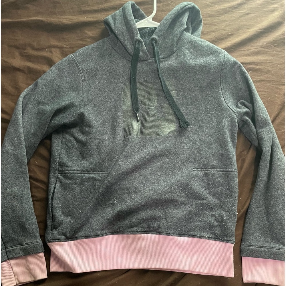 Small Women’s Gray Under Armour Hoodie